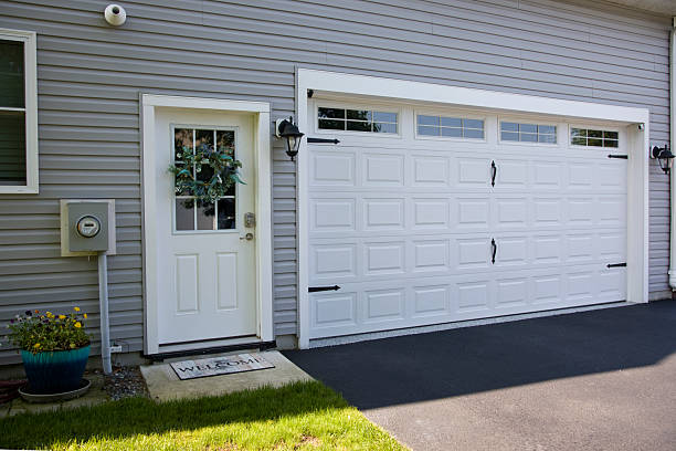 24/7 Emergency Garage Door Panel Replacement experts in Costa Mesa, CA